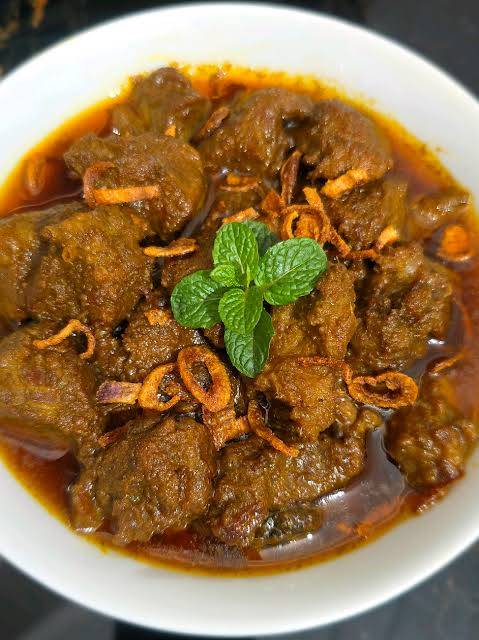গরুর লাল ভুনা — ফুল